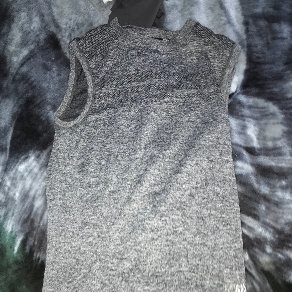 Sleeve less shirt